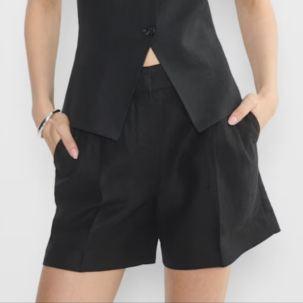 Aritzia Black High Waist Tailored Short
